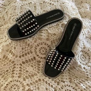Black stud slides